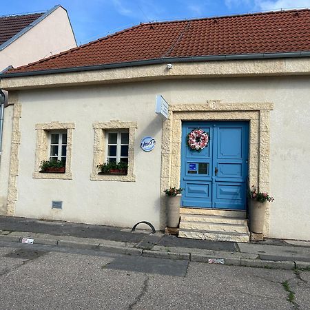MonPe apartmánik s atmosférou Komárno Exterior foto