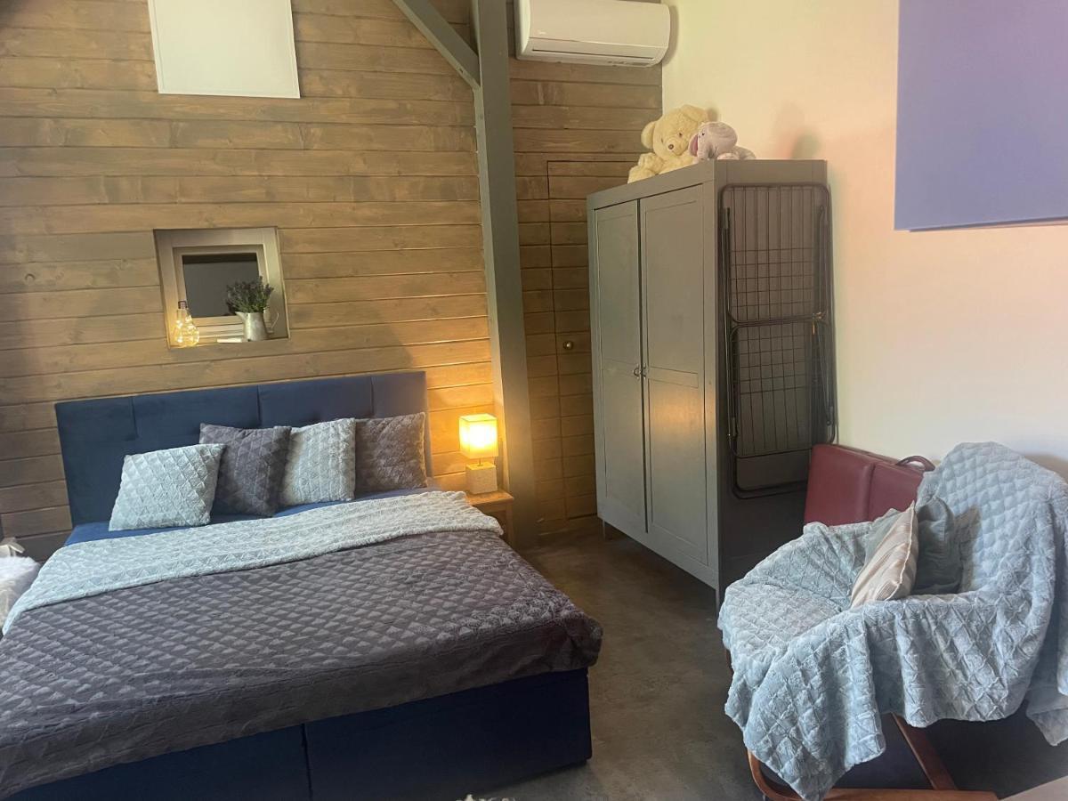 MonPe apartmánik s atmosférou Komárno Exterior foto