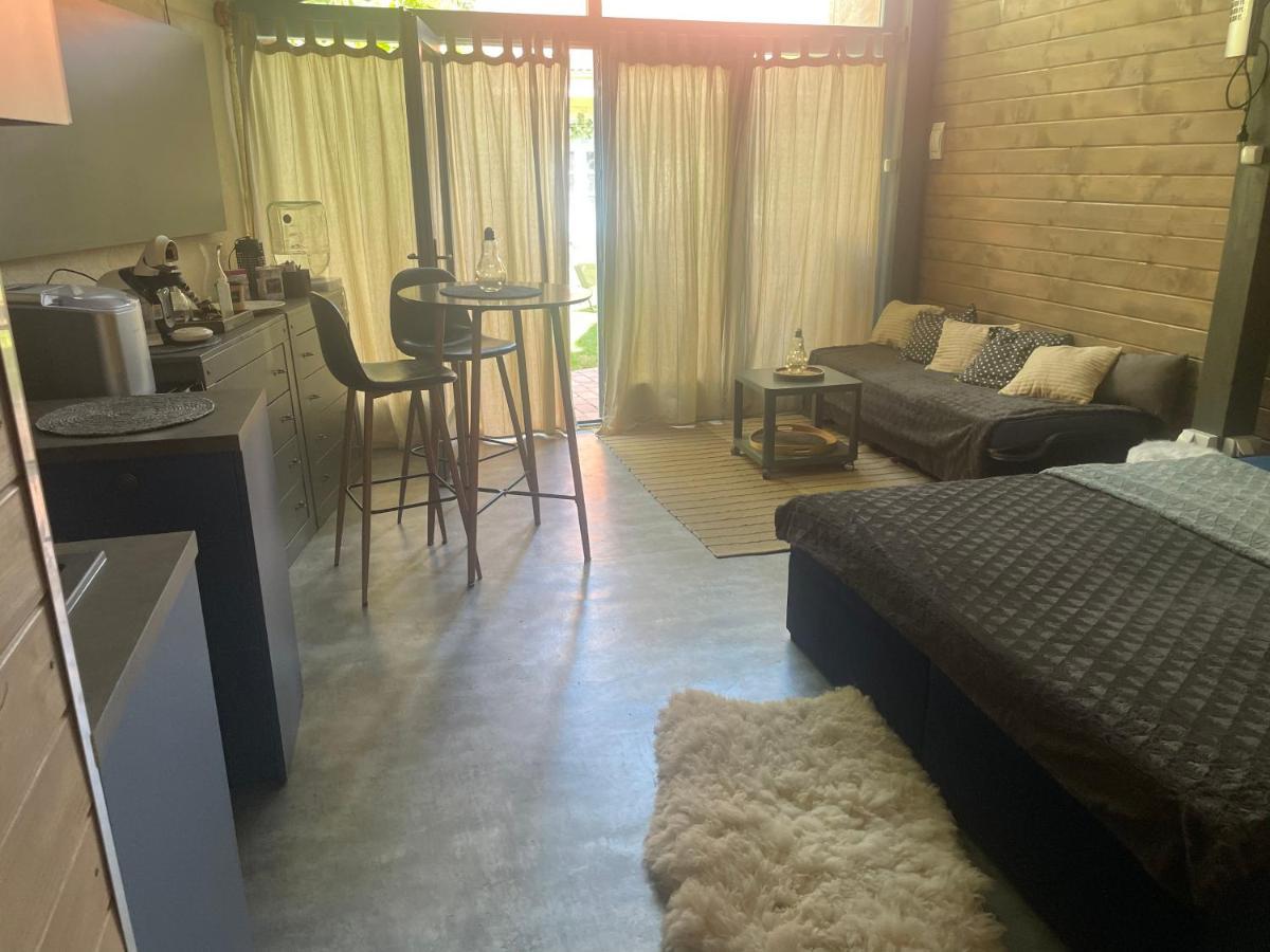 MonPe apartmánik s atmosférou Komárno Exterior foto