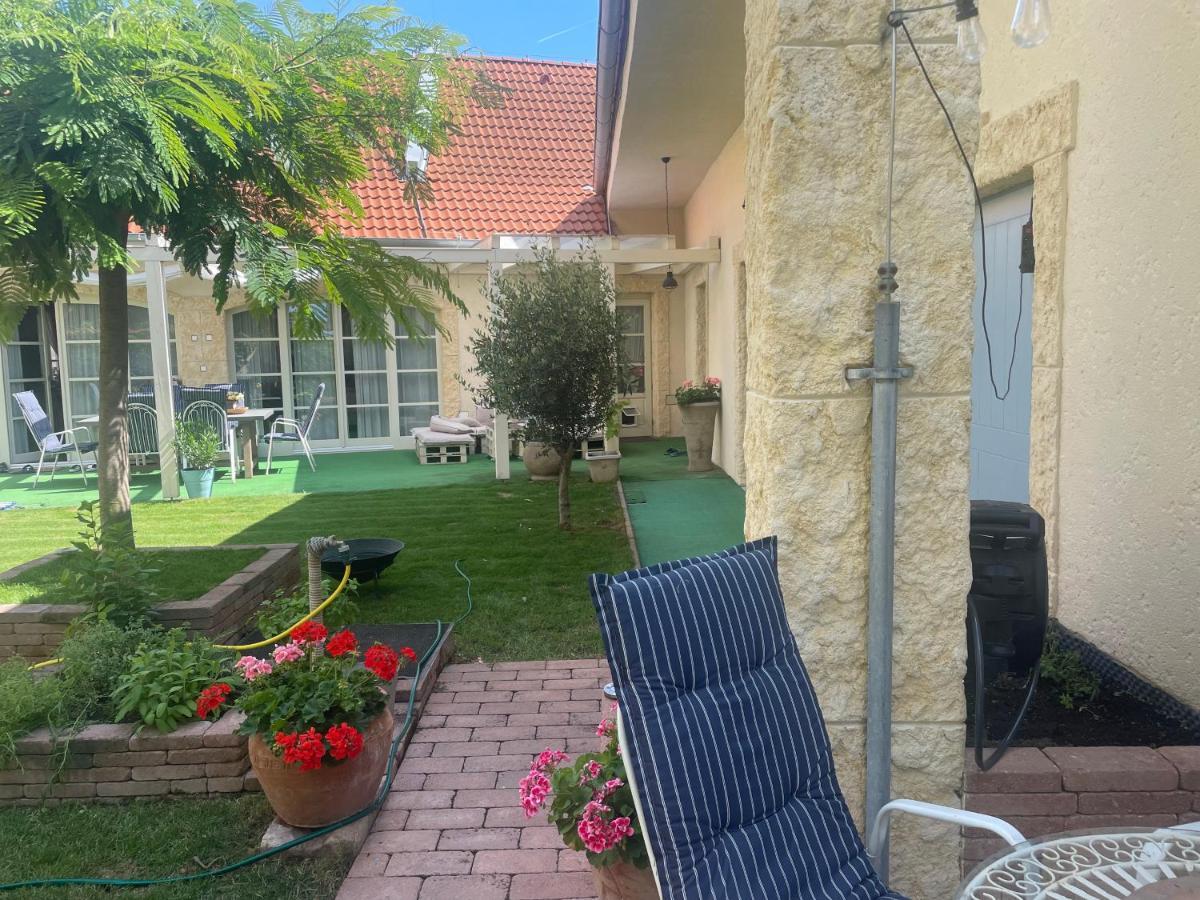 MonPe apartmánik s atmosférou Komárno Exterior foto