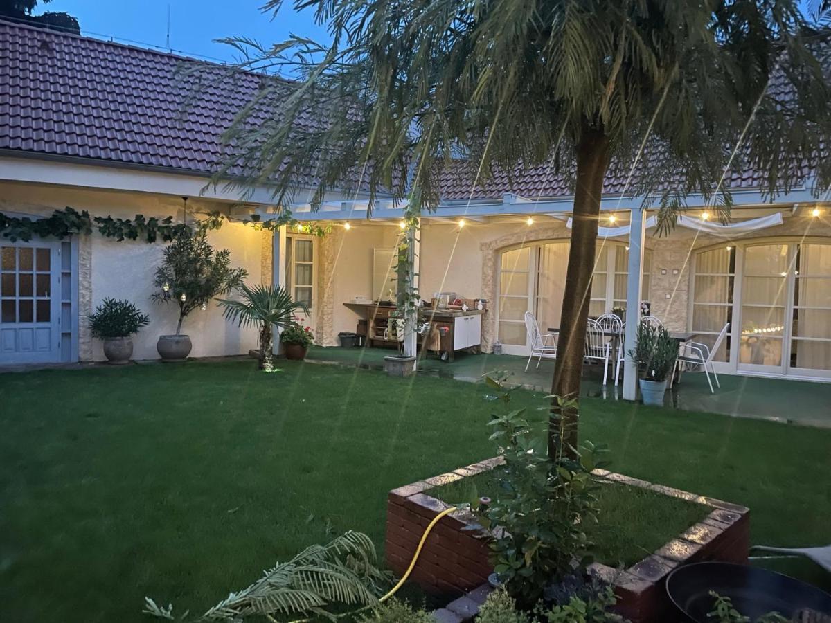 MonPe apartmánik s atmosférou Komárno Exterior foto